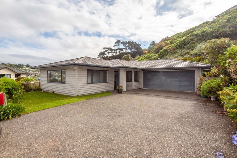 Photo of property in 23 Waverton Terrace, Churton Park, Wellington, 6037