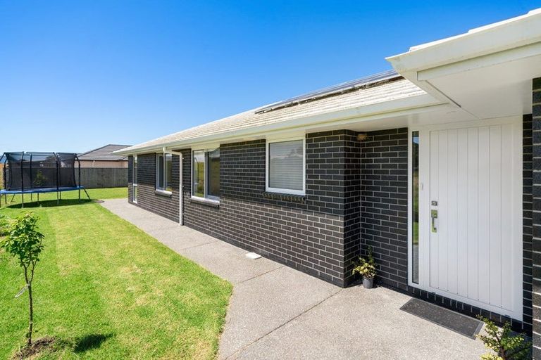 Photo of property in 16 Kotare Drive, Coastlands, Whakatane, 3120