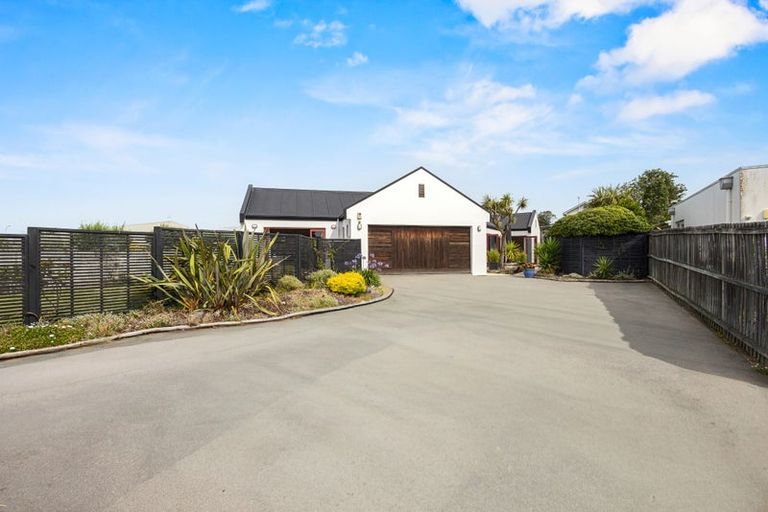 Photo of property in 11 Cordyline Place, Waimairi Beach, Christchurch, 8083