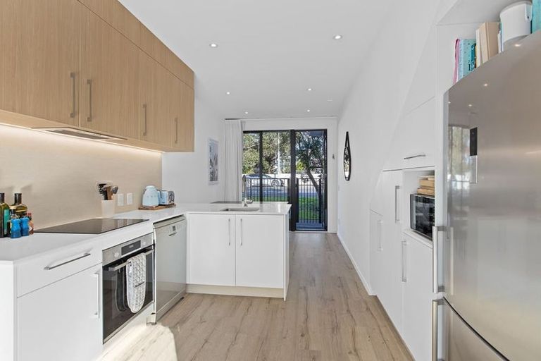 Photo of property in 4/445 Hibiscus Coast Highway, Orewa, 0931