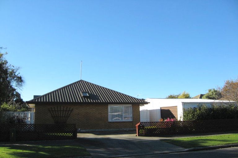 Photo of property in 2 Warren Crescent, Hillmorton, Christchurch, 8025