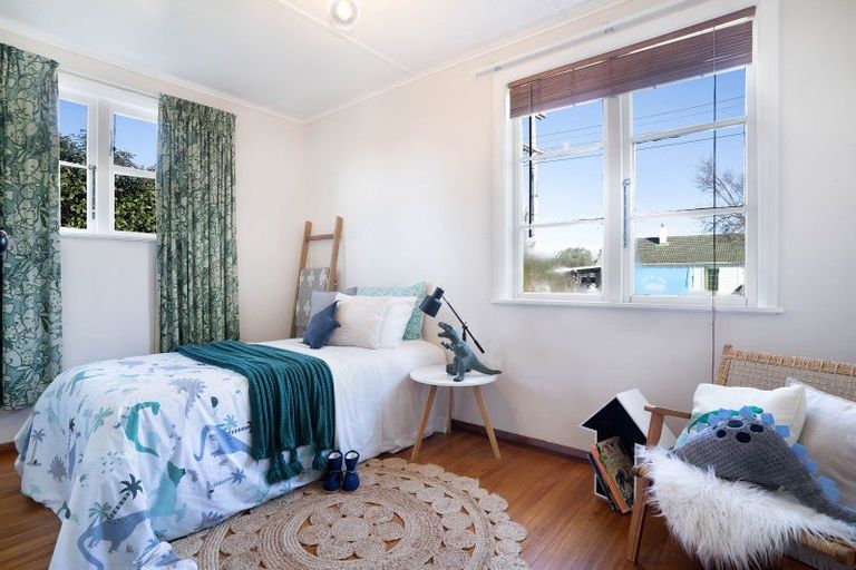 Photo of property in 30 Broadway Street, Martinborough, 5711