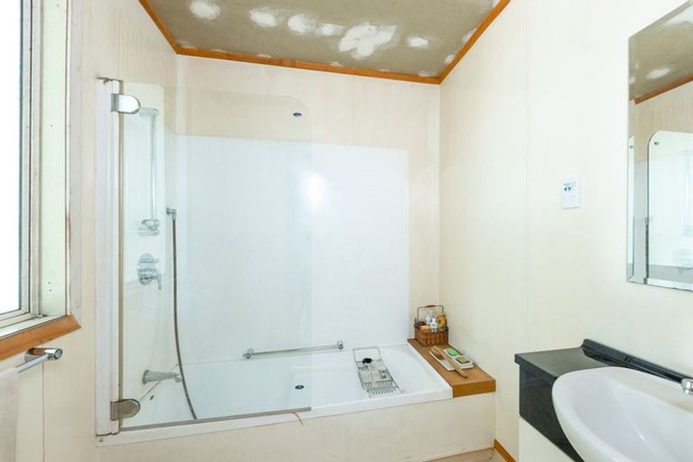 Photo of property in 15 Clendon Esplanade, Rawene, Kaikohe, 0473