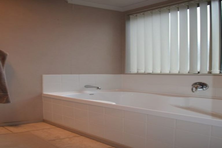 Photo of property in 2 Millie Court, Papamoa Beach, Papamoa, 3118