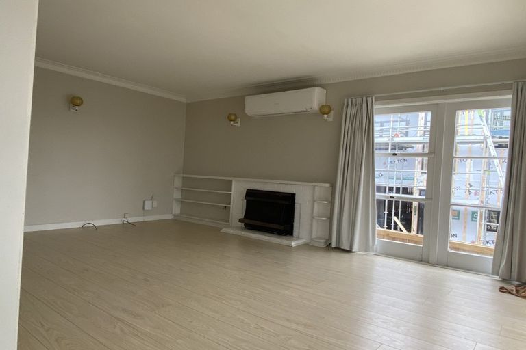 Photo of property in 17 Bradbury Road, Botany Downs, Auckland, 2010