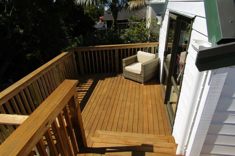 Photo of property in 22 Marina View Drive, West Harbour, Auckland, 0618