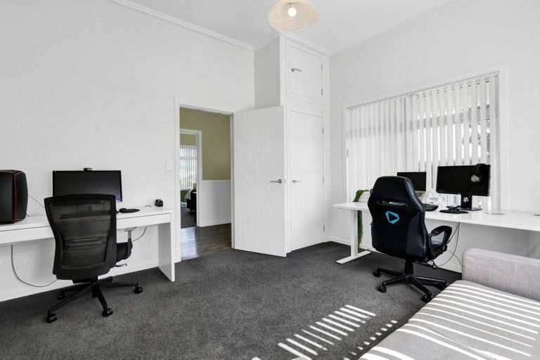 Photo of property in 2 Snell Road, Tikorangi, Waitara, 4383