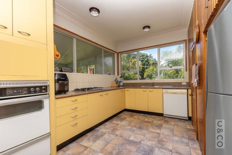 Photo of property in 24 Waikoukou Valley Road, Waimauku, 0812