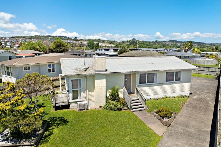 Photo of property in 22 President Avenue, Papakura, 2110