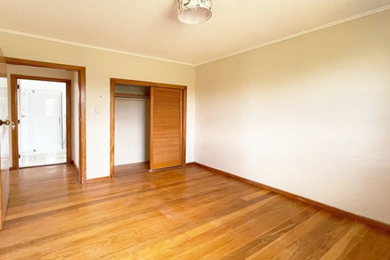 Photo of property in 58a Rua Road, Glen Eden, Auckland, 0602