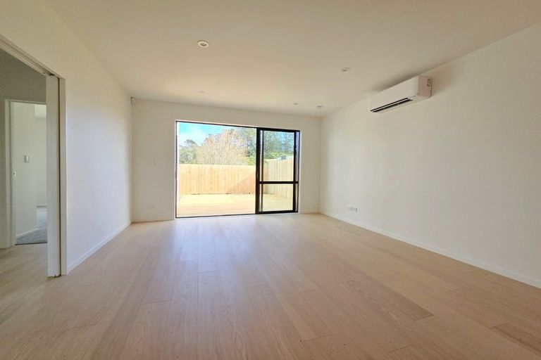 Photo of property in 41a Candia Road, Swanson, Auckland, 0614