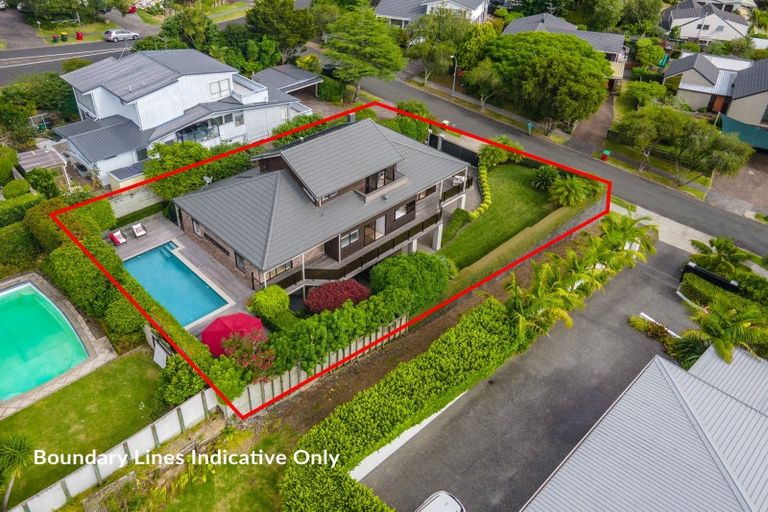 Photo of property in 3 Trident Place, Shelly Park, Auckland, 2014