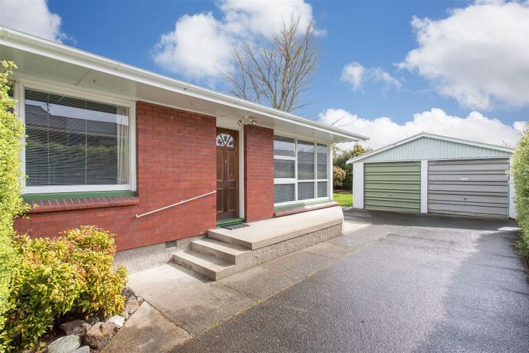 Photo of property in 2/381 Main North Road, Redwood, Christchurch, 8051