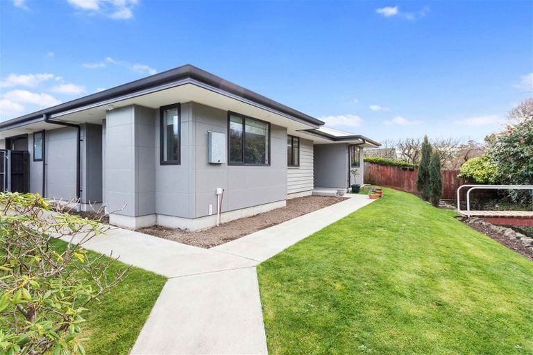 Photo of property in 11 Gleneagles Terrace, Ilam, Christchurch, 8053