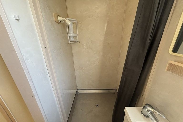 Photo of property in 3 Shepherds Road, Papakura, 2110