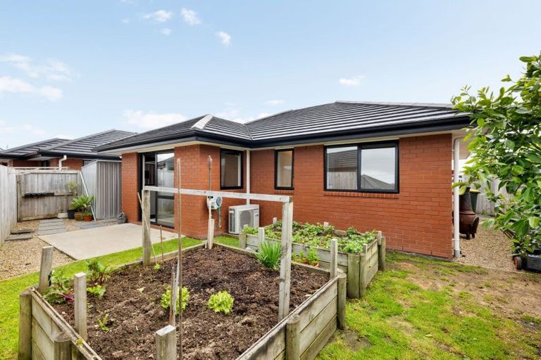 Photo of property in 8 Manawaroa Close, Grandview Heights, Hamilton, 3200