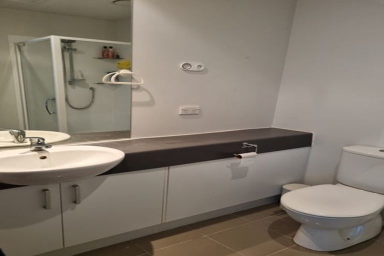 Photo of property in 9c/60 Masons Road, Oteha, Auckland, 0632