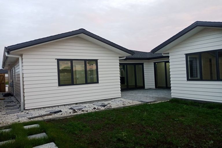 Photo of property in 21 Black Beech Crescent, Takanini, 2110