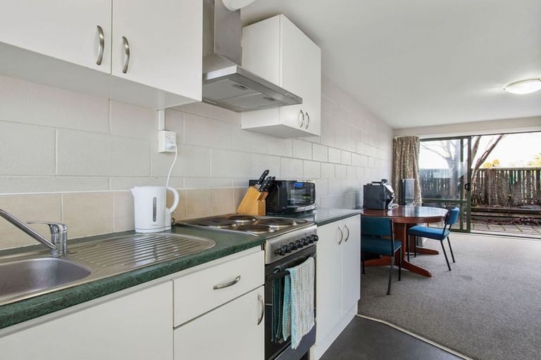 Photo of property in 4/267 Pages Road, Wainoni, Christchurch, 8061