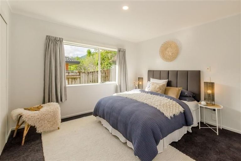 Photo of property in 1b Hemi Street, Waikanae, 5036