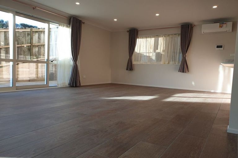 Photo of property in 7 Marco Place, Highland Park, Auckland, 2010