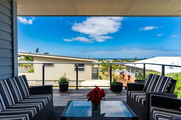 Photo of property in 5 Marram Place, Mangawhai Heads, Mangawhai, 0505