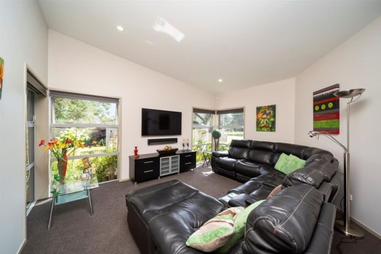 Photo of property in 39 Gladstone Street, Hawera, 4610