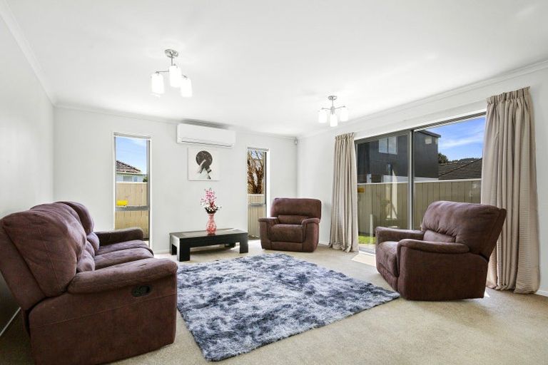 Photo of property in 3a Savage Crescent, Upper Hutt Central, Upper Hutt, 5018