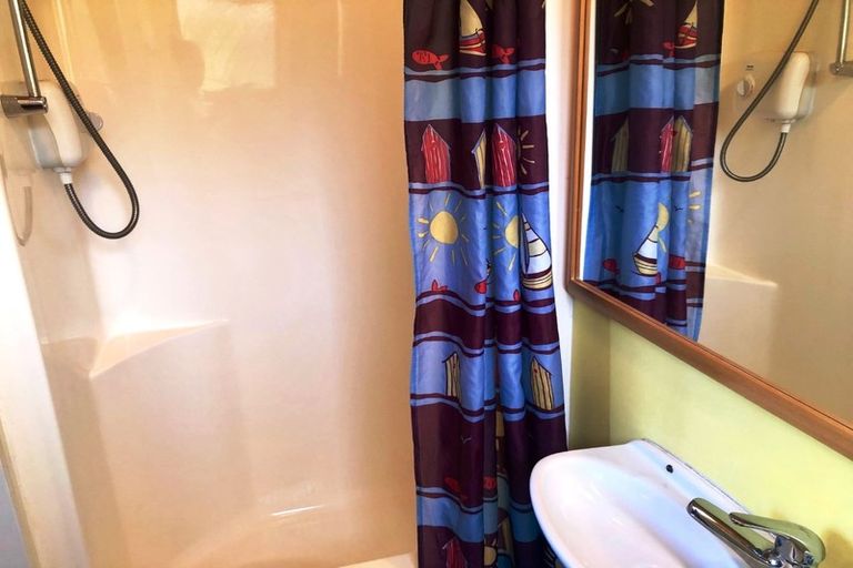 Photo of property in 54 Opahi Bay Road, Mahurangi West, Warkworth, 0983