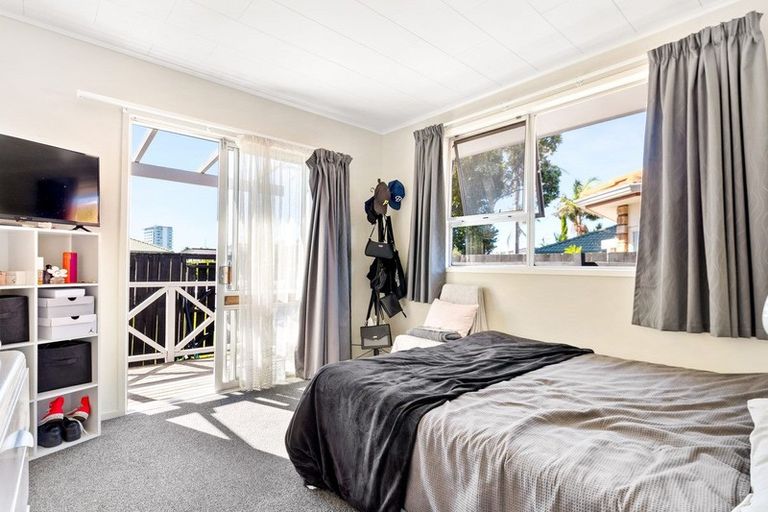 Photo of property in 46 Doment Crescent, Orewa, 0931