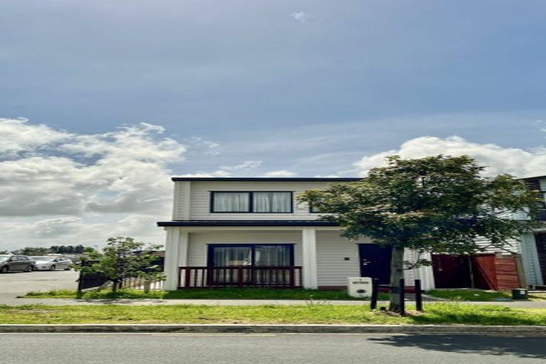 Photo of property in 1 Faithful Drive, Karaka, Papakura, 2113