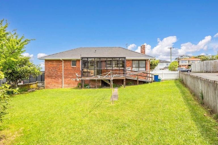 Photo of property in 2/1 Meadowvale Avenue, Forrest Hill, Auckland, 0620