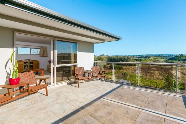 Photo of property in 102 Sereno Vista, Bellevue, Tauranga, 3110