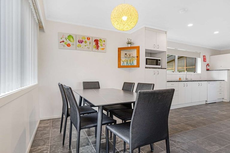 Photo of property in 45 Mountain Road, Western Heights, Rotorua, 3015