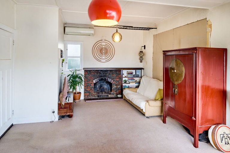 Photo of property in 9 Totara Street, Eastbourne, Lower Hutt, 5013