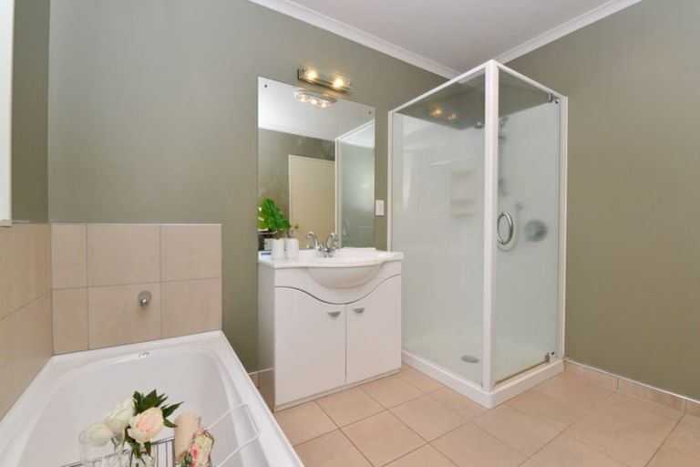 Photo of property in 8 Henley Court, Huntington, Hamilton, 3210