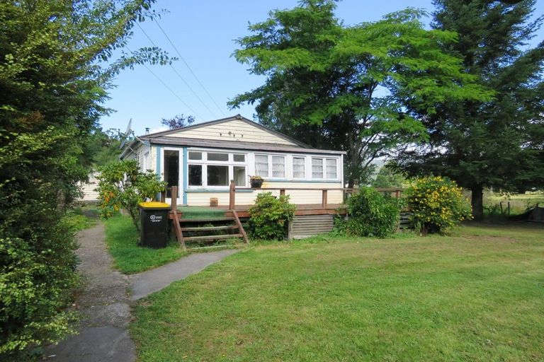 Photo of property in 25 Hattie Street, Reefton, 7830