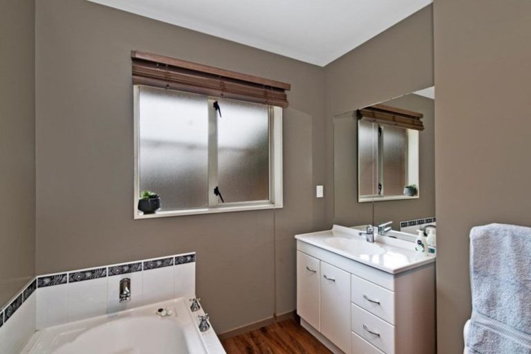 Photo of property in 7a Sequoia Place, Parklands, Christchurch, 8083