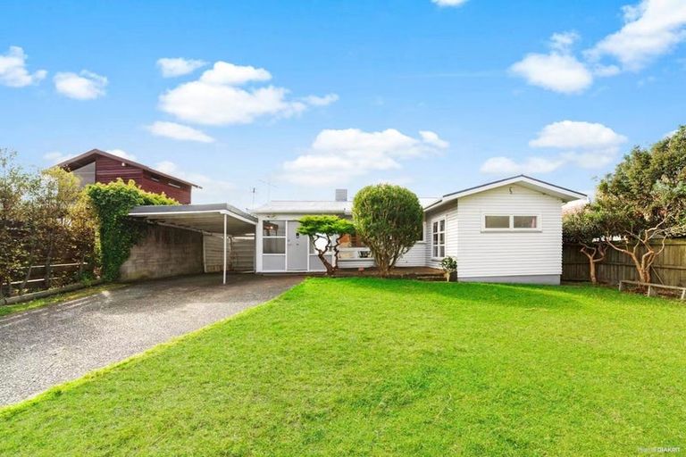 Photo of property in 505 East Coast Road, Murrays Bay, Auckland, 0630