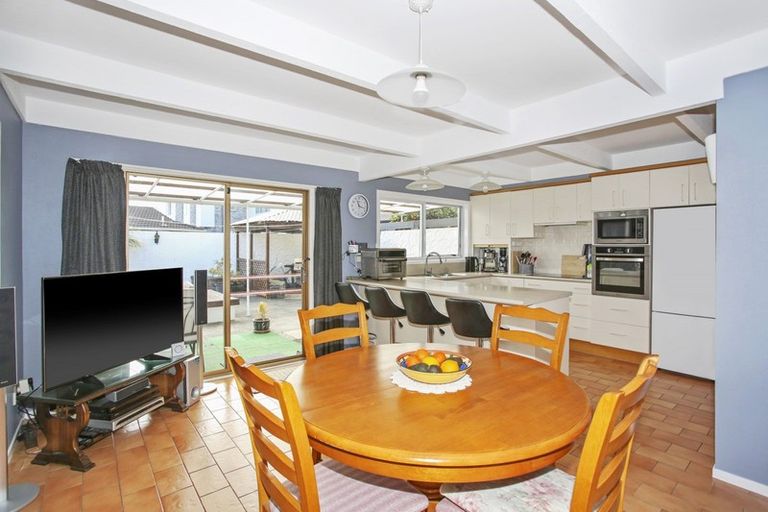 Photo of property in 5 Meadowcourt Drive, Manukau, Auckland, 2025