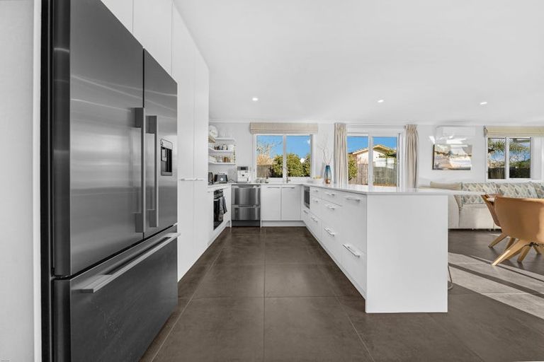 Photo of property in 15 Malbec Place, Huapai, Kumeu, 0810