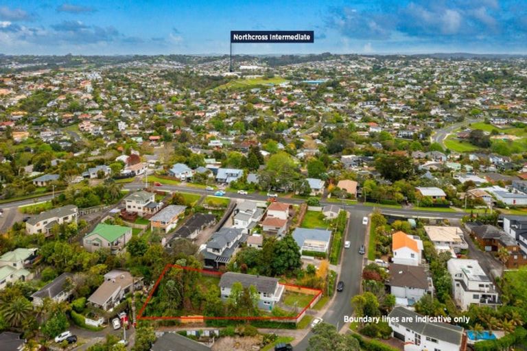 Photo of property in 1 Phillipa Place, Browns Bay, Auckland, 0630