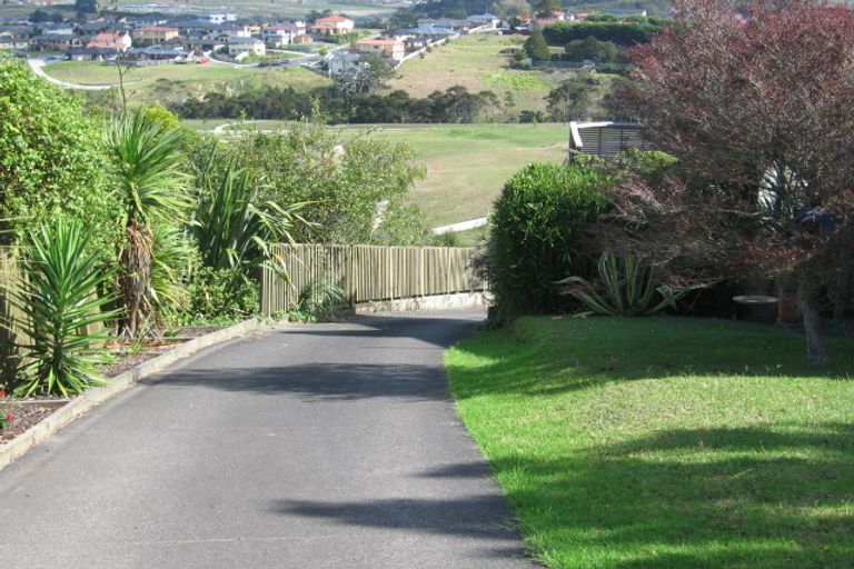 Photo of property in 1/1004 East Coast Road, Northcross, Auckland, 0630