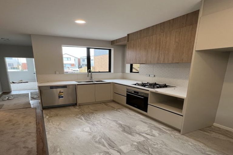 Photo of property in 5 Combat Street, Papakura, 2110