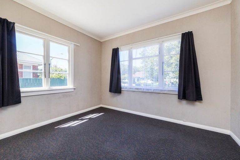 Photo of property in 629 Featherston Street, Roslyn, Palmerston North, 4414