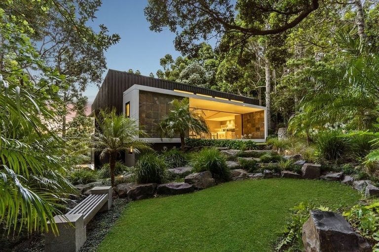 Photo of property in 34 Arapito Road, Titirangi, Auckland, 0604