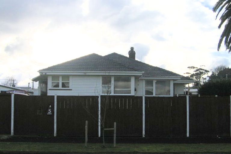 Photo of property in 5 Minifie Avenue, Melville, Hamilton, 3206