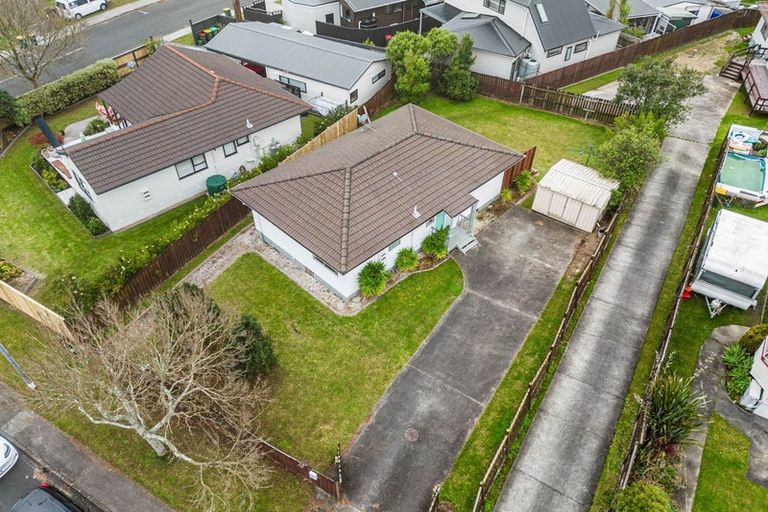 Photo of property in 41 Meadowood Drive, Unsworth Heights, Auckland, 0632