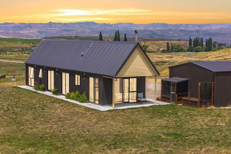 Photo of property in 20 Golden Heights Road, Springvale, Alexandra, 9393