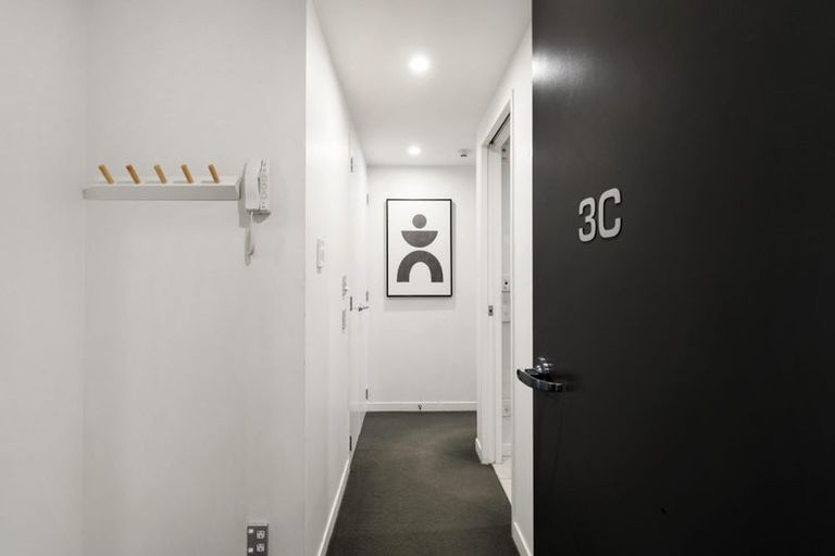 Photo of property in Monument Apartments, 3c/245 Wakefield Street, Te Aro, Wellington, 6011